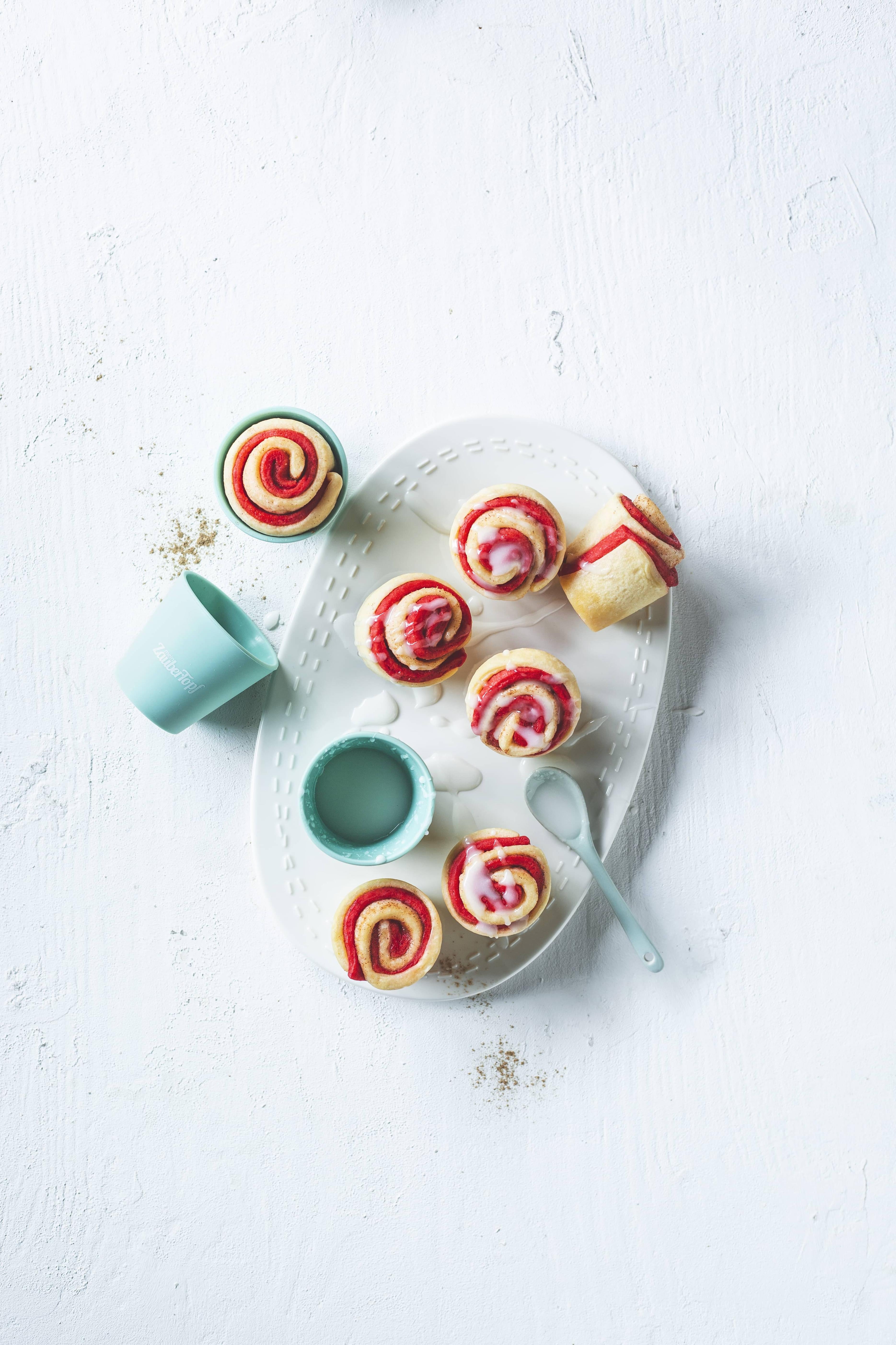 rot-weisse_weihnachtsschnecken_hoch_cup_ag